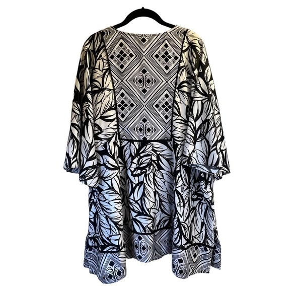 Sale Lane Bryant Women's Blouse 26/28 Black White Geometric Shapes - Picture 11 of 13